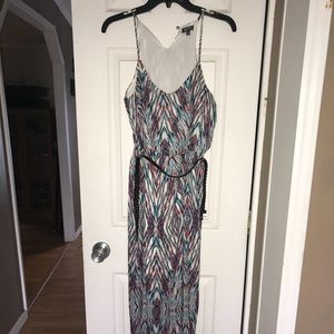 Maxi dress with belt
